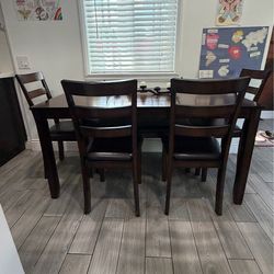 Dining table set
