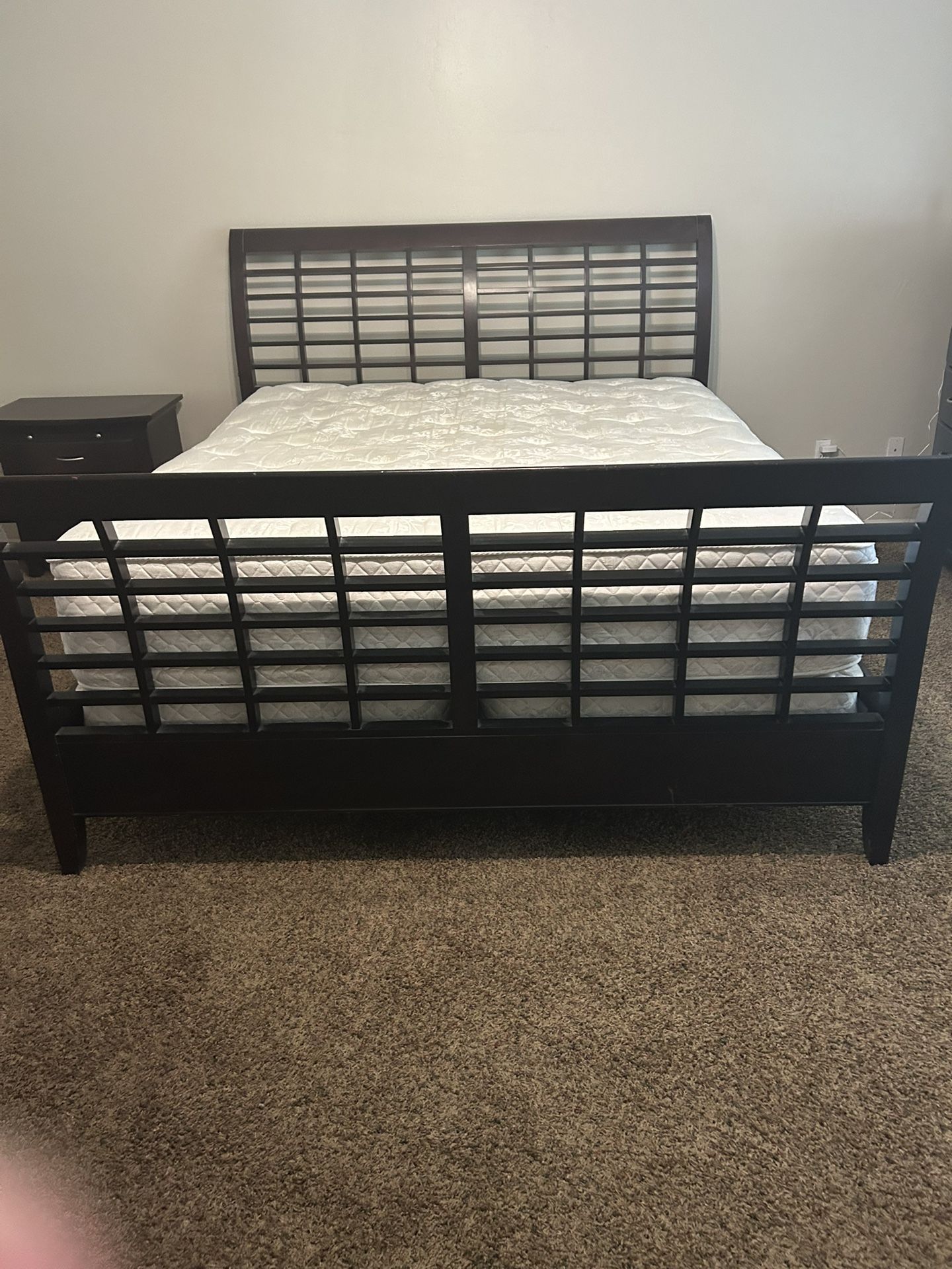 Cal King Bedroom Set