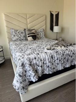 Full Size Bed + Mattress