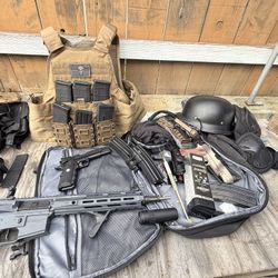 Airsoft Rifle/Complete Gear Ready To Play**READ BELOW **