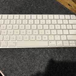 A2449 - Lightning Apple Magic Keyboard with Touch ID