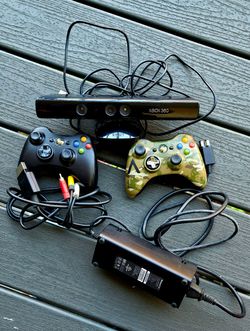Xbox 360 Kinect Bundle with Two Controllers