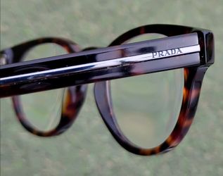 Round premium made in Italy frames