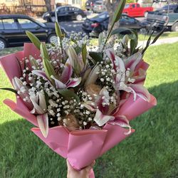 lily bouquet
