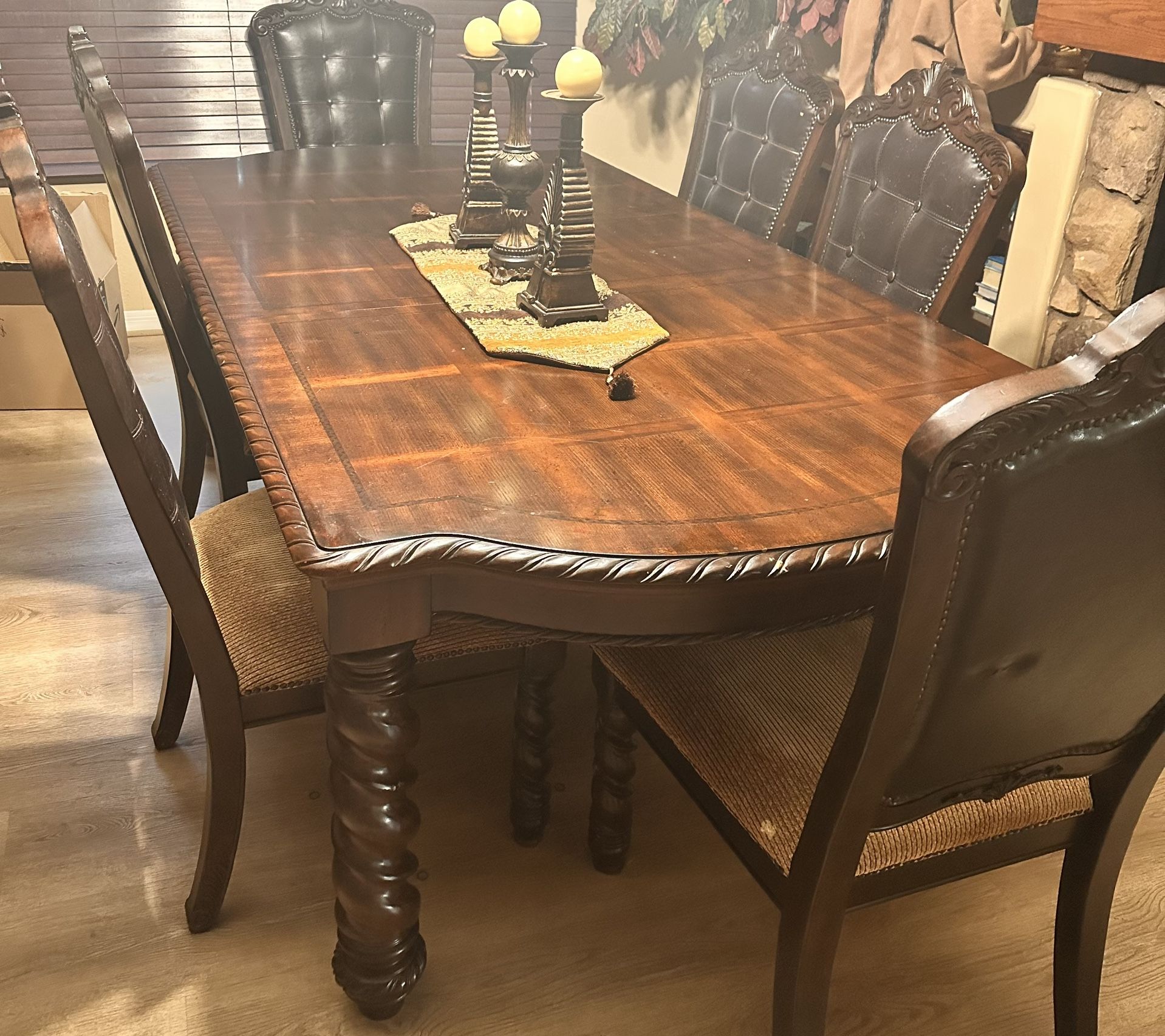 6 Chairs With Table