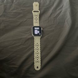Apple Watch 41 MM Series 8 Aluminum 