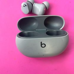 BEATS STUDIO BUDS