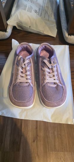 Woman hobbibear shoes