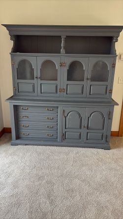 Beautiful Cabinet  Overhead Ligh