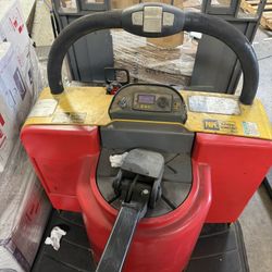 Rider Hyster electric pallet jack