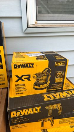 DeWalt XR 20V Cordless Random Orbit Sander DCW210B