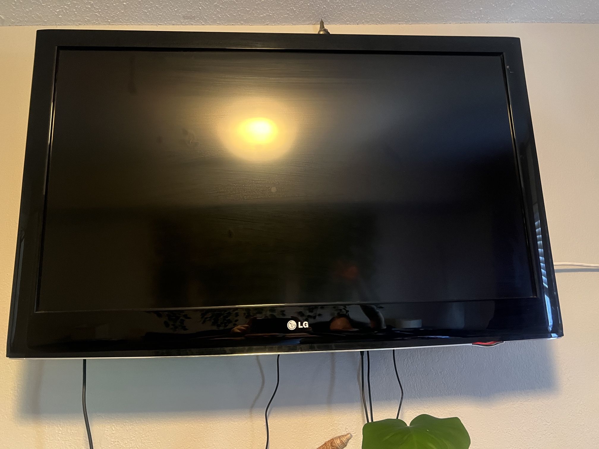 42in LG TV w/ FireTV and Wall Mount