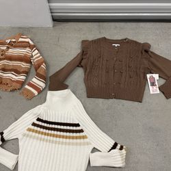 Women’s lg Sweaters