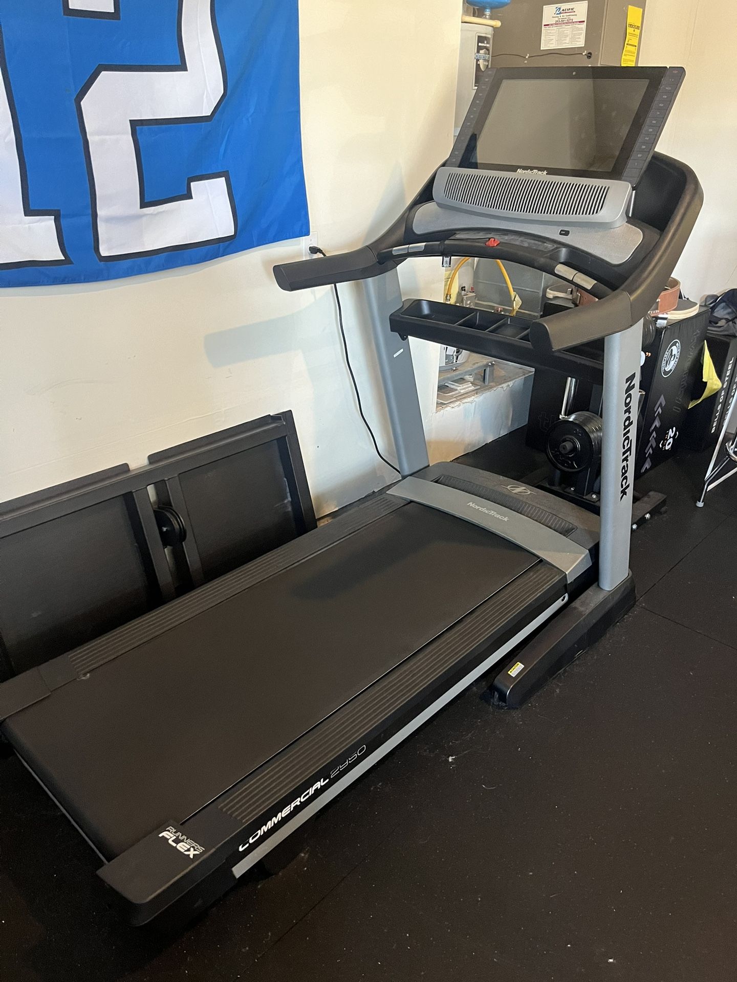 Nordic Track 2950 Commercial Treadmill