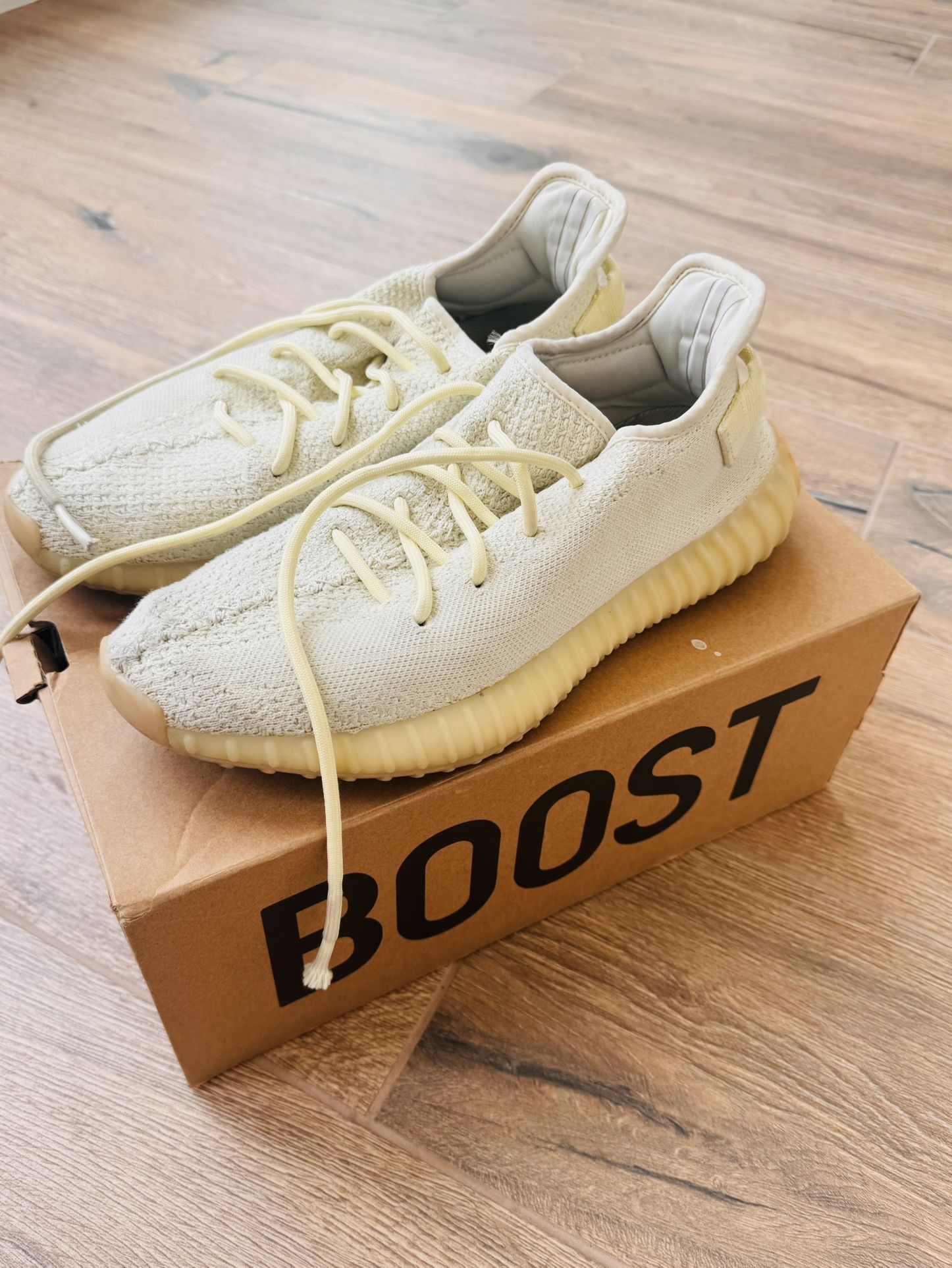 Yeezy Boost 350 V2 Butter – Size 9 – Lightly Worn w/ Box