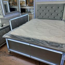 4pc Bedroom Set With  Light 