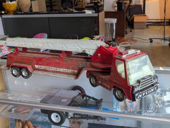 Vintage NYLINT Aerial Hook-N-Ladder Fire Truck Pressed Steel Toy