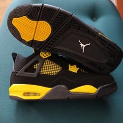 Air Jordan 4s Size 9.5 