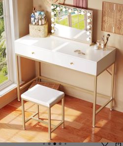 White and Gold Vanity Desk
