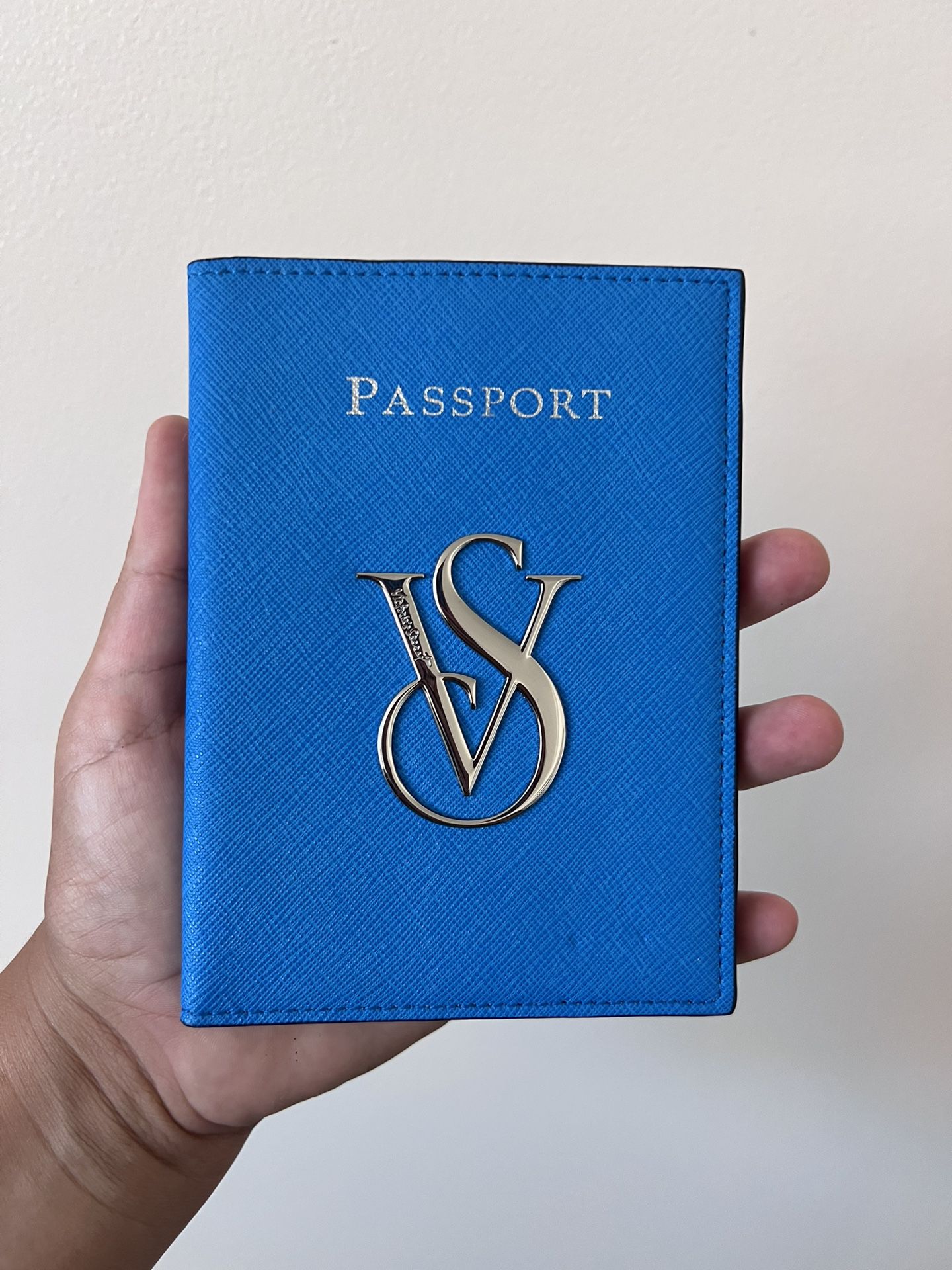 Passport Holder for Sale in Westchester, CA - OfferUp