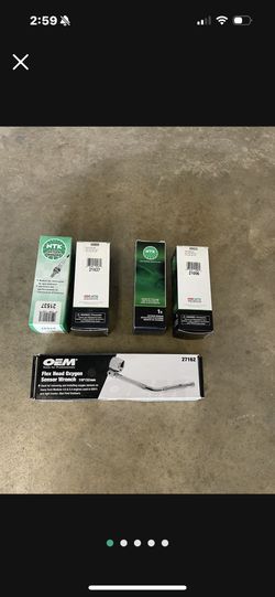 (4) Corvette O2 Sensors and Tool