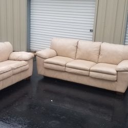 Couch and Loveseat Excellent Condition 