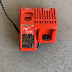 Milwaukee Battery Charger