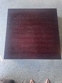 Low profile coffee table