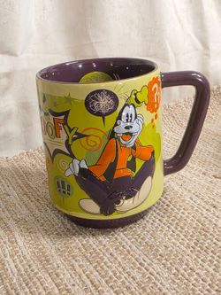 Disney Store Embossed Goofy Mug — Retro Comic Book Style