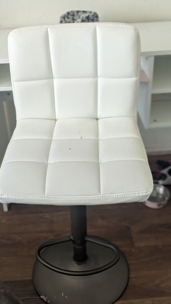 desk and chair bundle