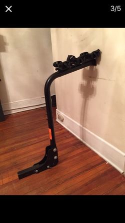 Hitch bicicle carrier for 3 bicicles