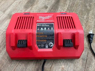 Milwaukee Electric - M18 Dual Bay SIMULTANEOUS Rapid Charger,18V