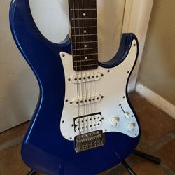 Yamaha Pacifica PAC012 Electric Guitar (Metallic Blue)