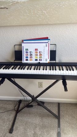 Piano Casio brand.