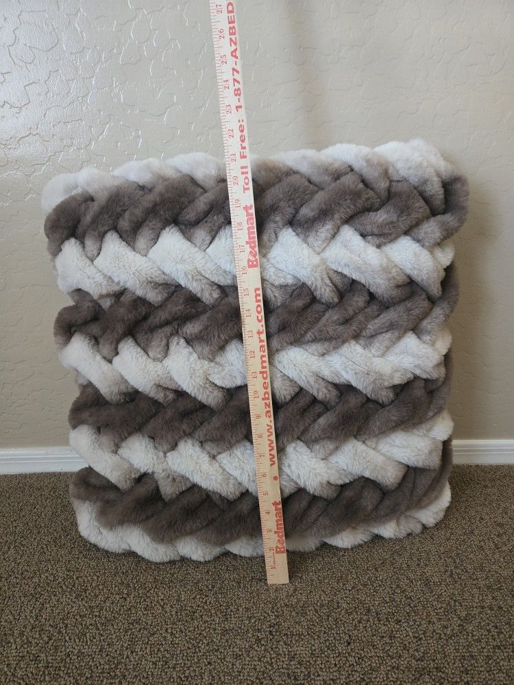 Decorative Ombre Pillows