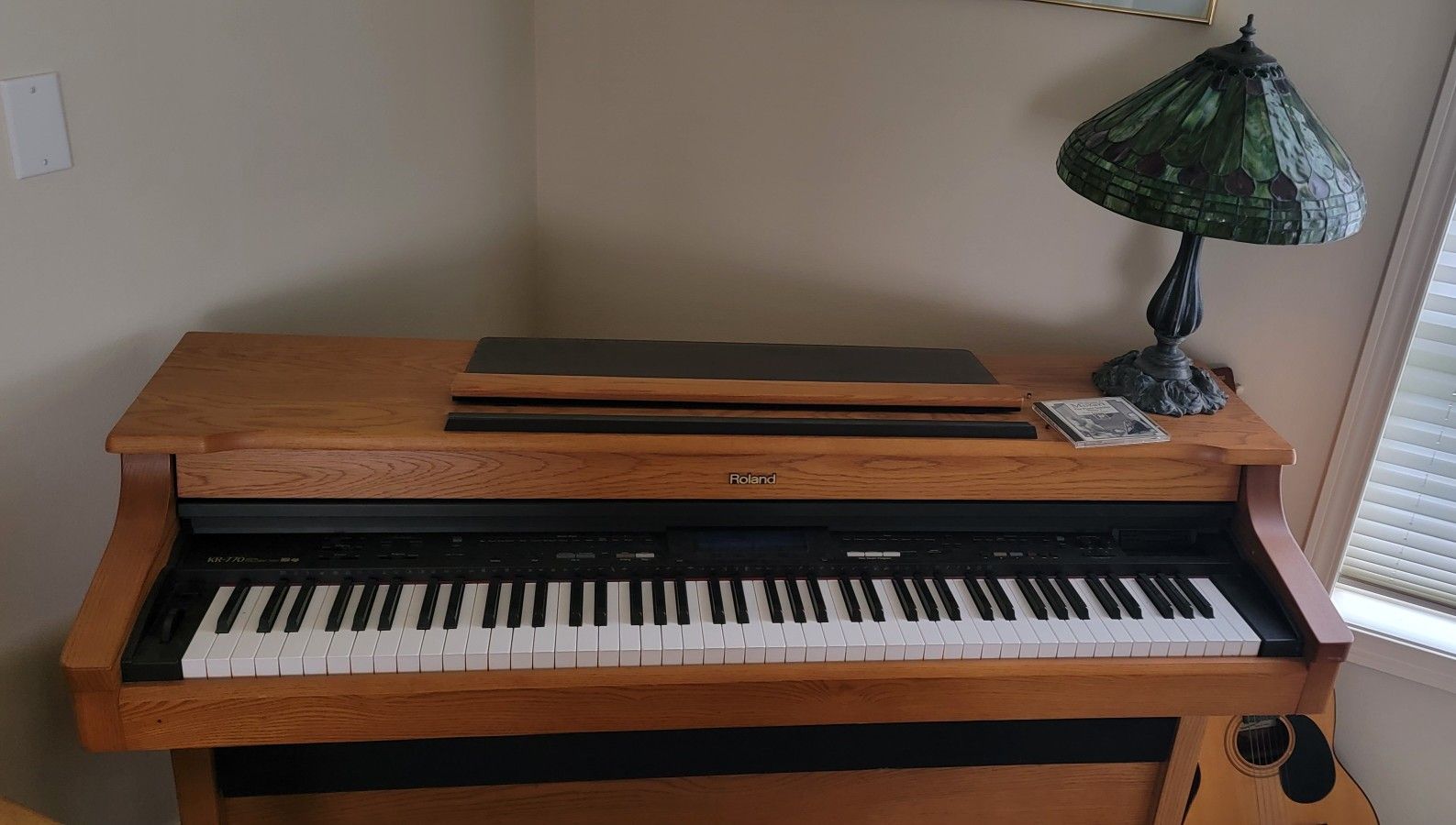 EXCELLENT Roland KR-770 Pro Digital Piano