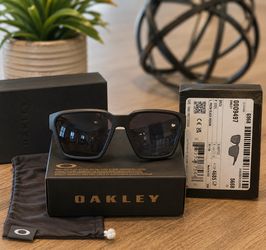 Oakley BRIZA