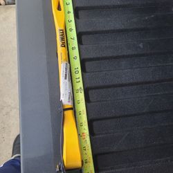 Brand New Dewalt WRECKING BAR 18 Inches Long 