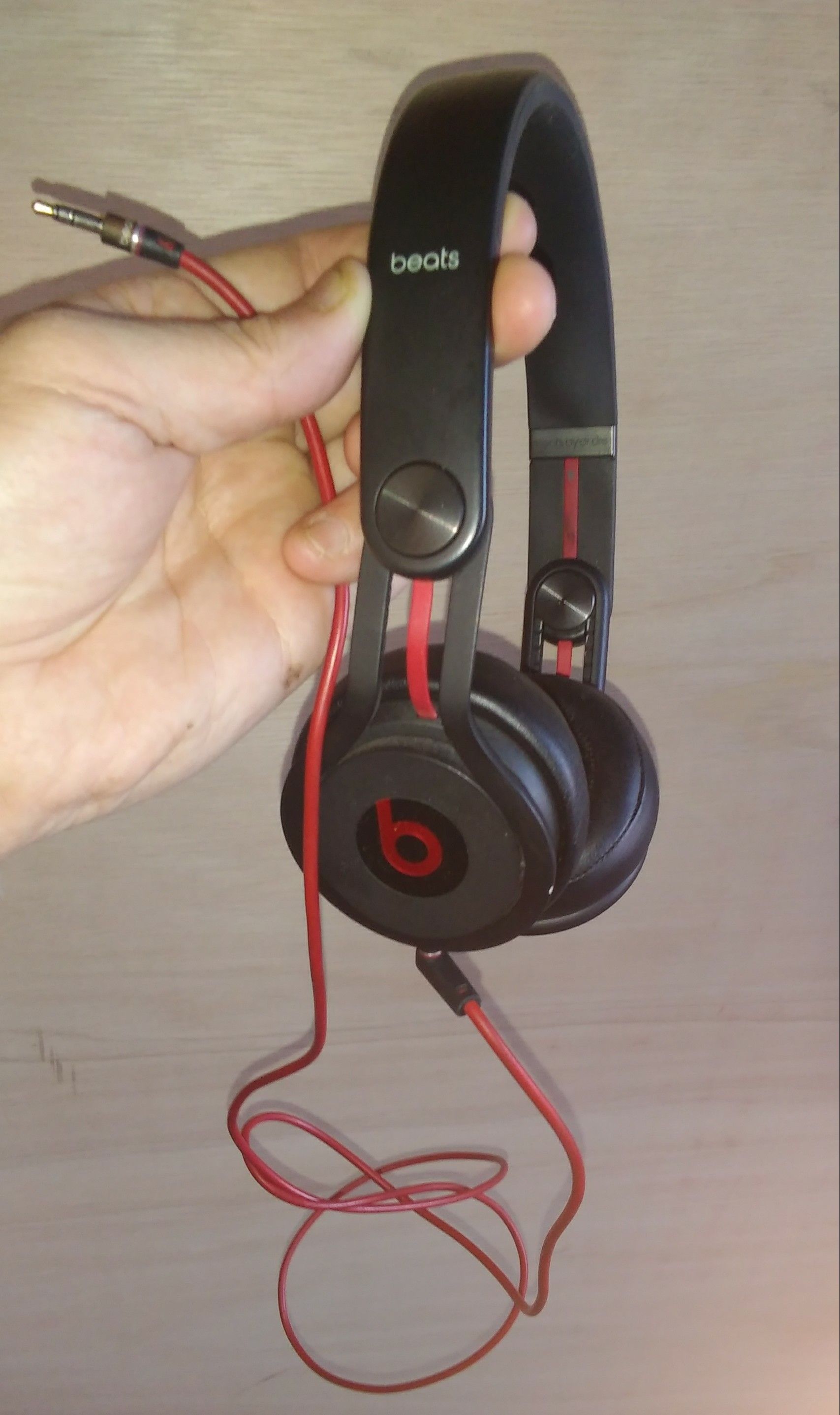 BEATS MIXR HEADPHONES >:0