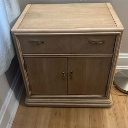 Nightstand 