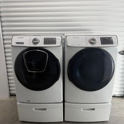 WASHER AND DRYER WITH PEDESTAL 