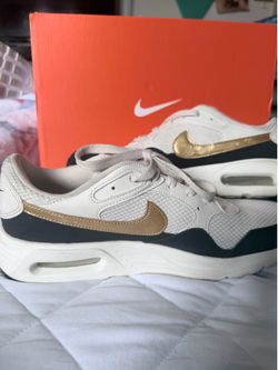 Nike Air Max Excee White / Black / Gold | Size 11 Women’s | Excellent Condition