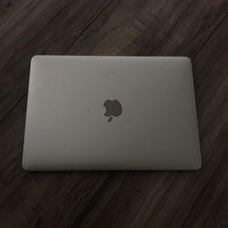 Gold MacBook 2018 