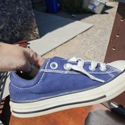 dark blue low top converse size 1