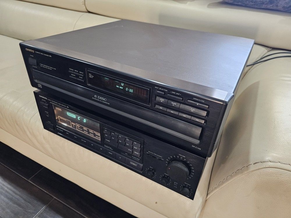 Onkyo Reciver TX-830 & DX-C106