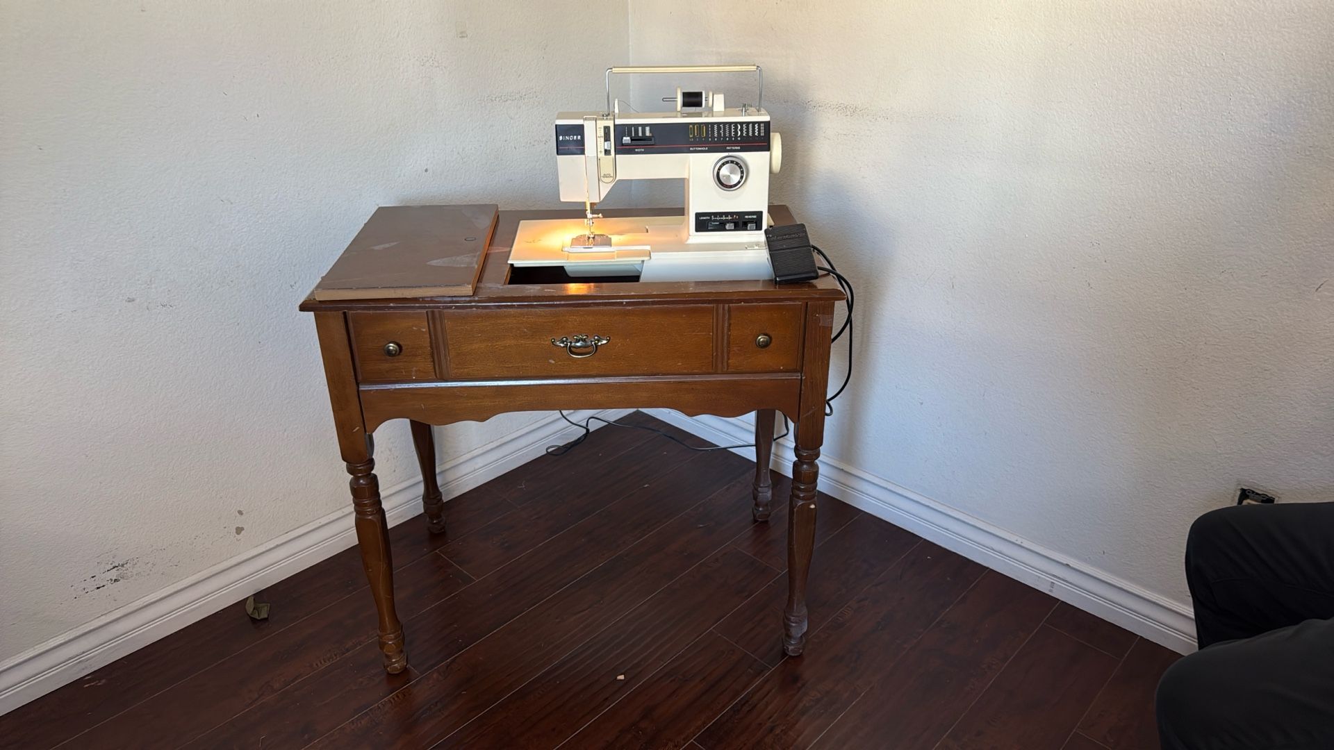 Singer Sewing Machine In Cabinet