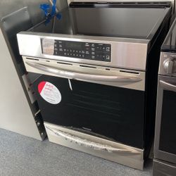 New Scratch And Dent Frigidaire Gallery 4 Burner Glass Top Induction Stainless Steel Slide In Range. 1 Year Warranty 