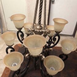 Chandelier Very elegant chandelier in good condition