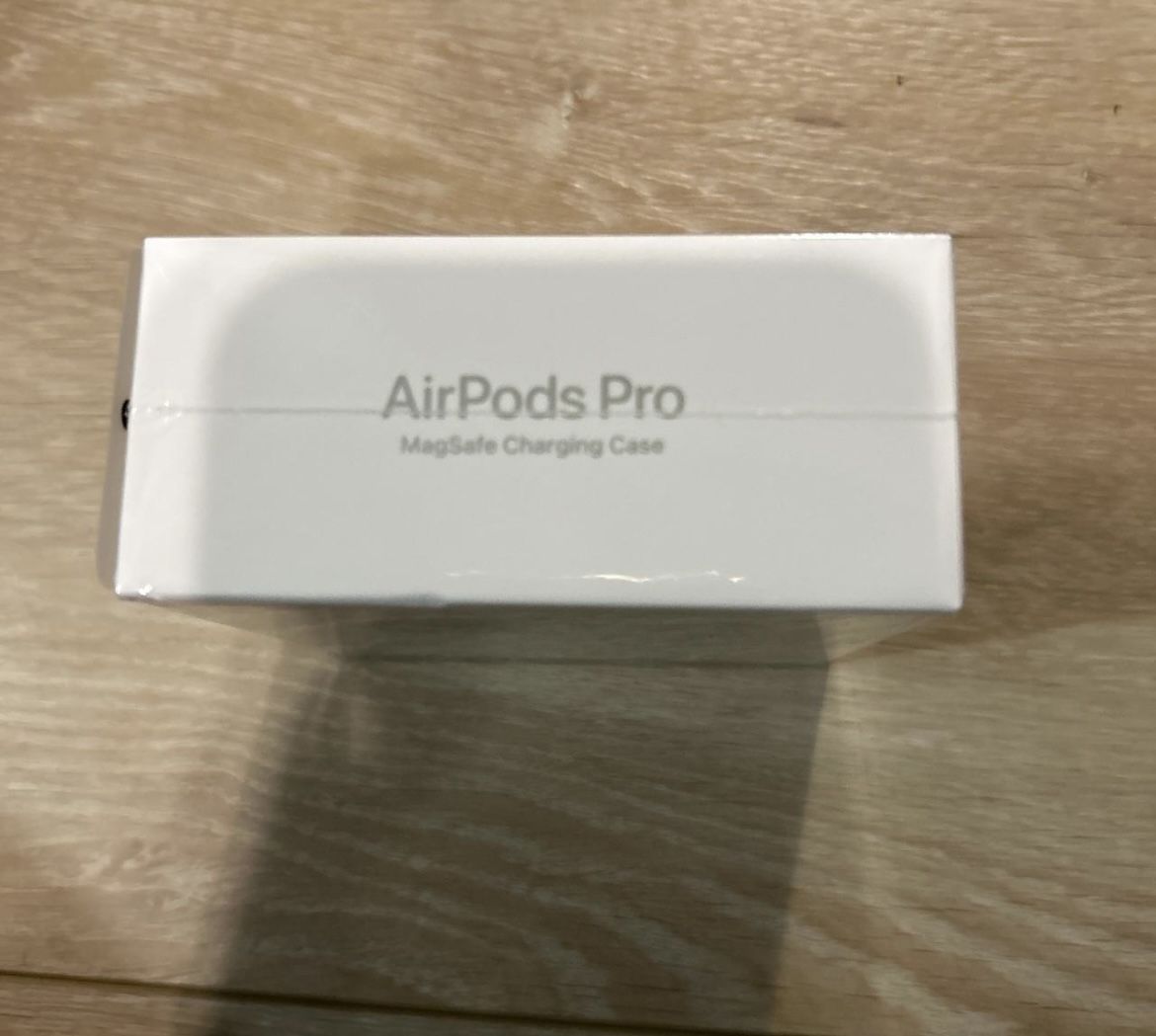 Apple airpods pro (2nd generation) Brand New in box