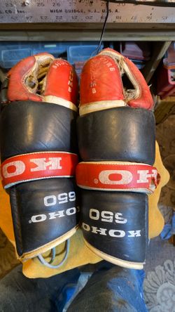 Vintage KOHO 650 ice hockey gloves